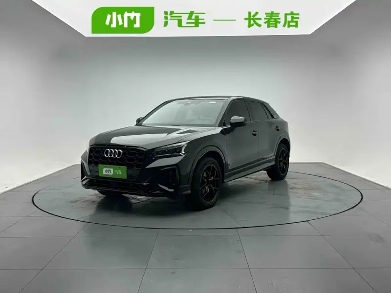 Audi Q2L, 2022
