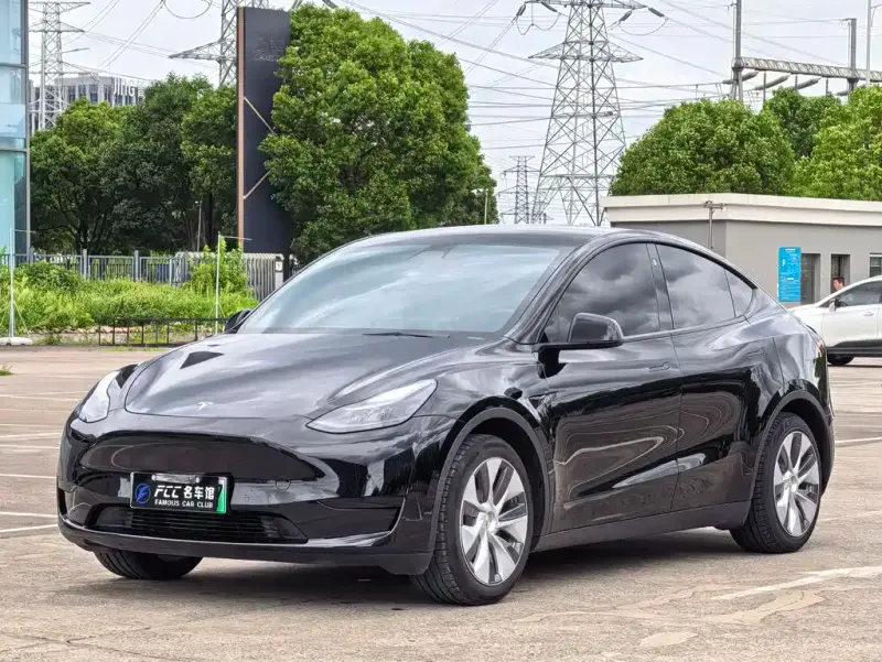 Tesla Model Y, 2022