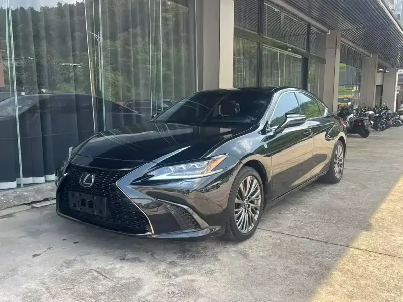 Lexus ES, 2019 — фото 1