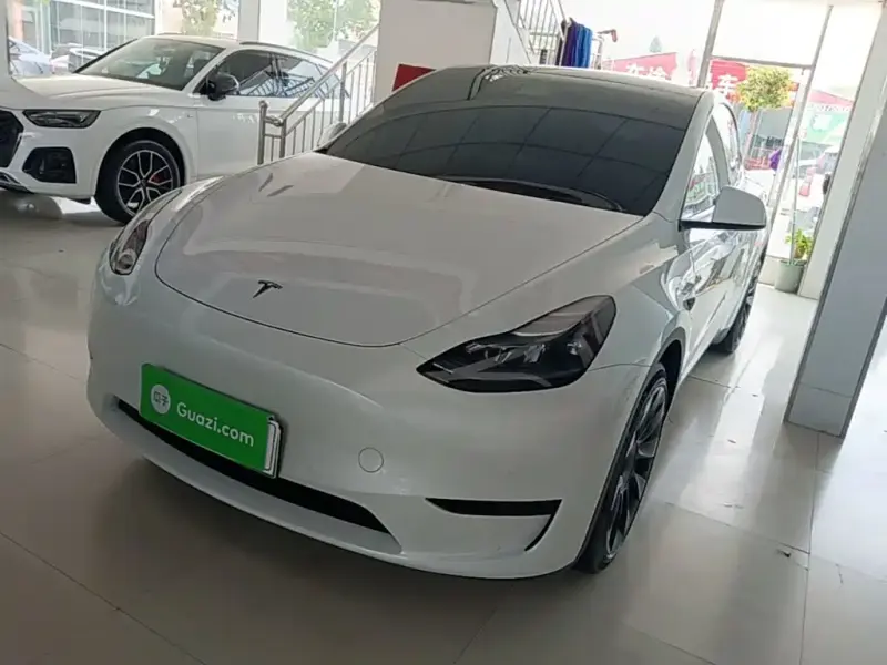 Tesla Model Y, 2023