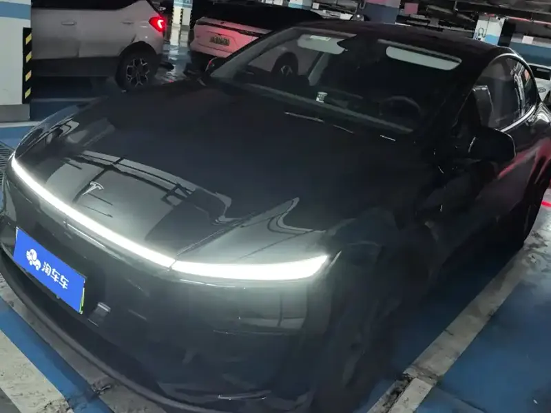 Tesla Model Y, 2025