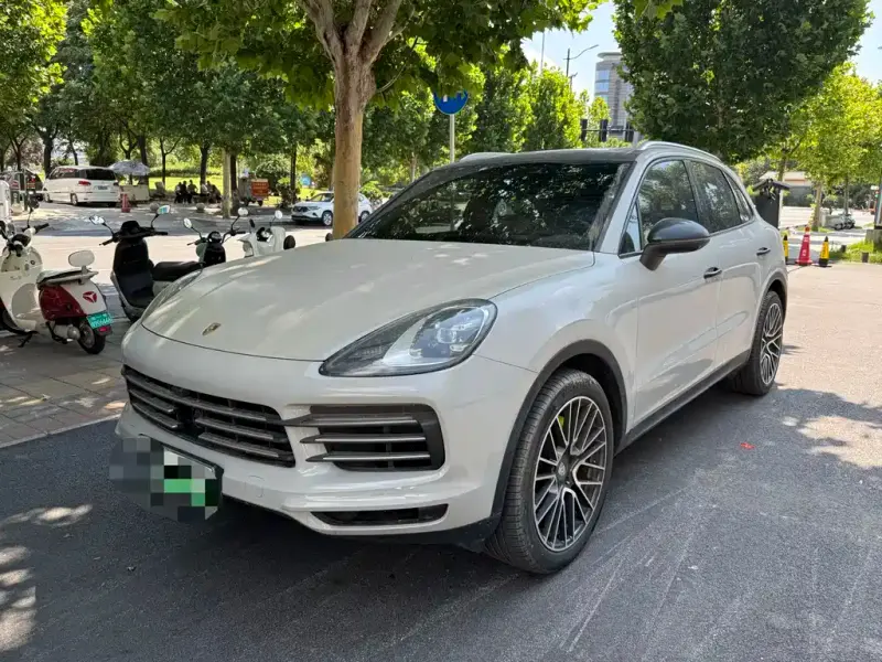 Porsche Cayenne Hybrid, 2019