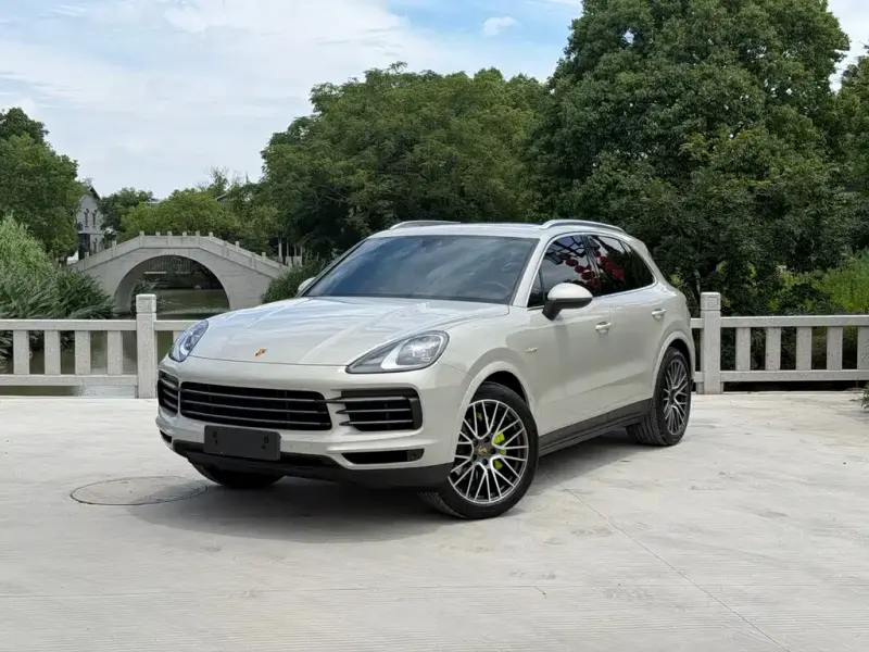 Porsche Cayenne Hybrid, 2022