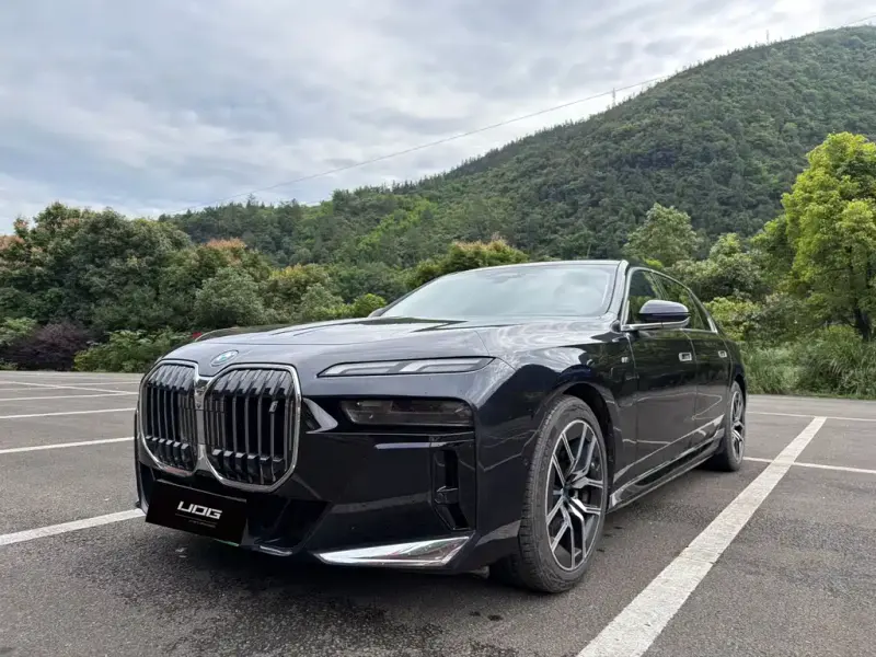 BMW i7, 2023