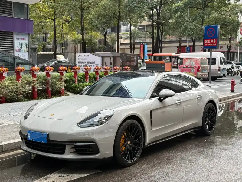 Porsche Panamera, 2019