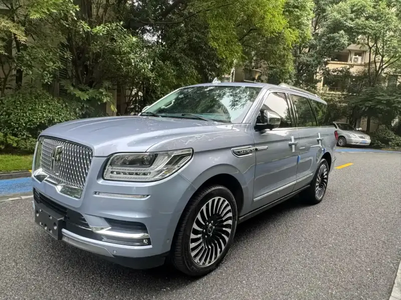 Lincoln Navigator, 2022 — фото 1