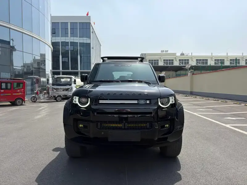 Land Rover Defender, 2023