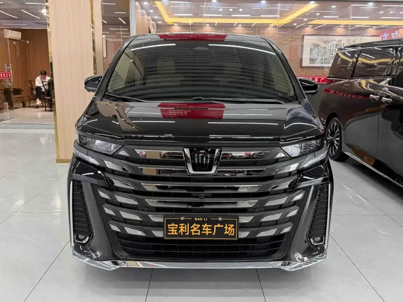 Toyota Vellfire, 2025