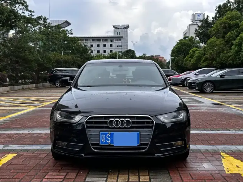 Audi A4L, 2013 — фото 1
