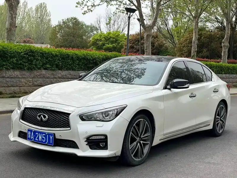 Infiniti Q50L, 2015