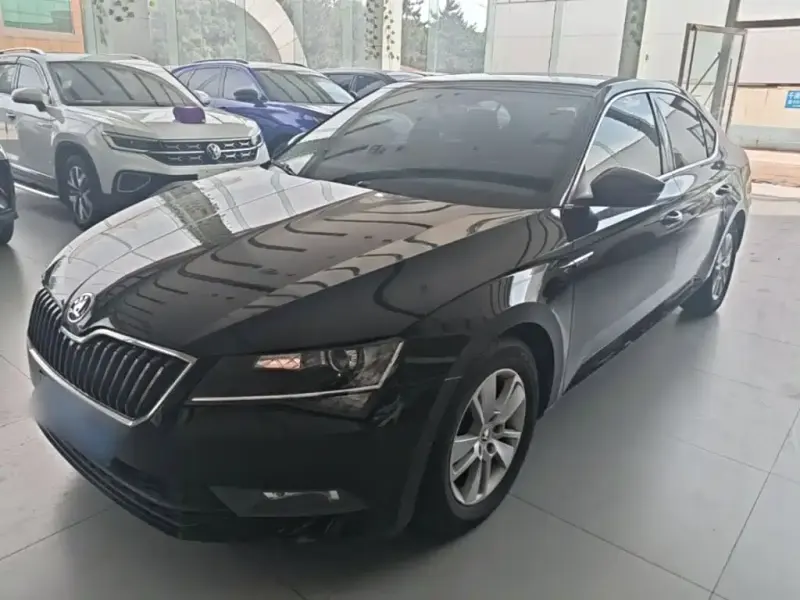 Skoda Superb, 2018 — фото 1