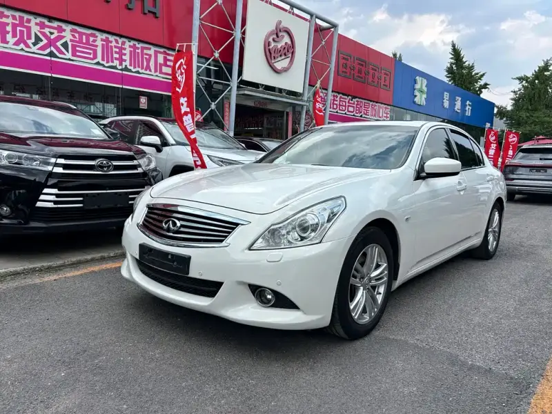 Infiniti G, 2013