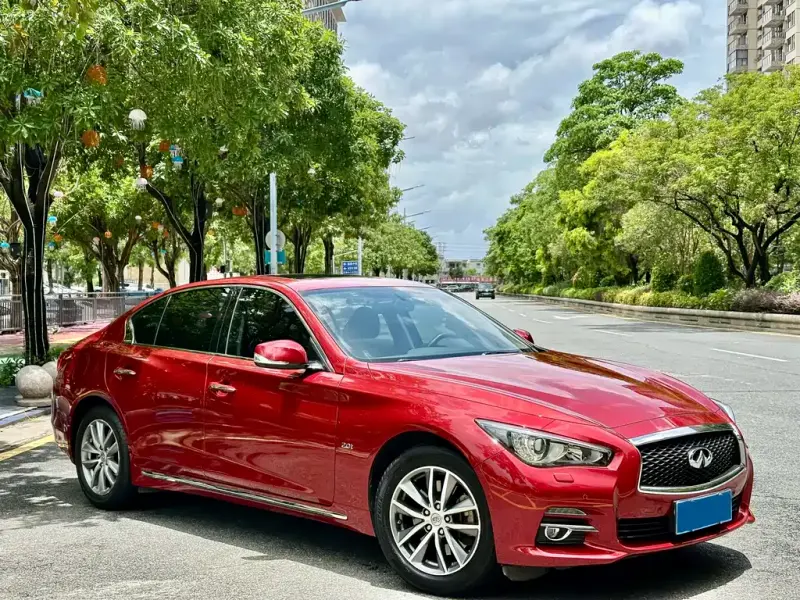 Infiniti Q50L, 2015