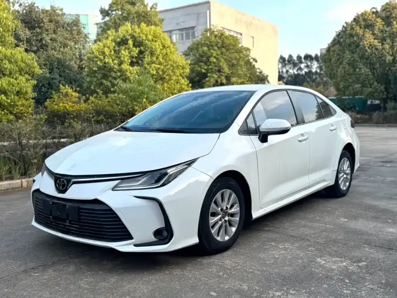 Toyota Corolla, 2023 — фото 1