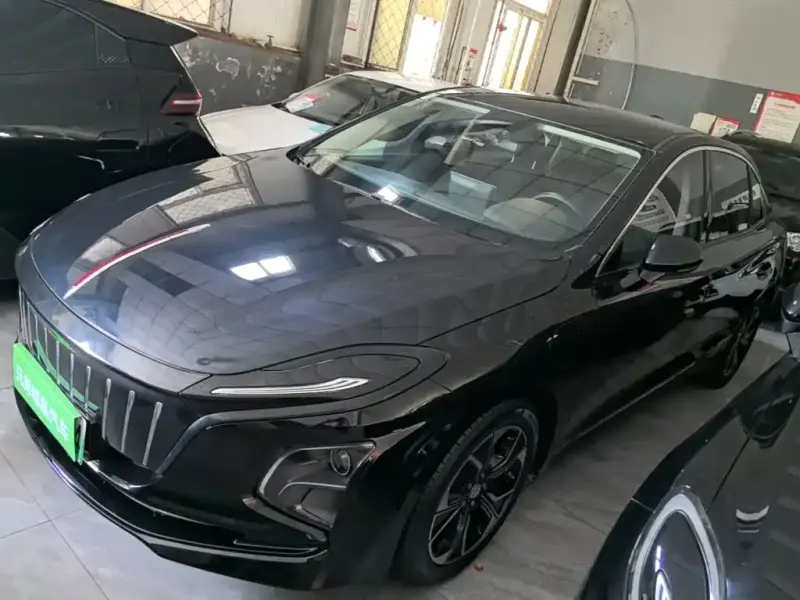 Hongqi E-QM5, 2022