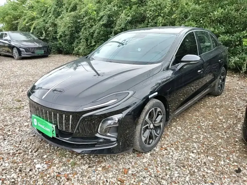 Hongqi E-QM5, 2023