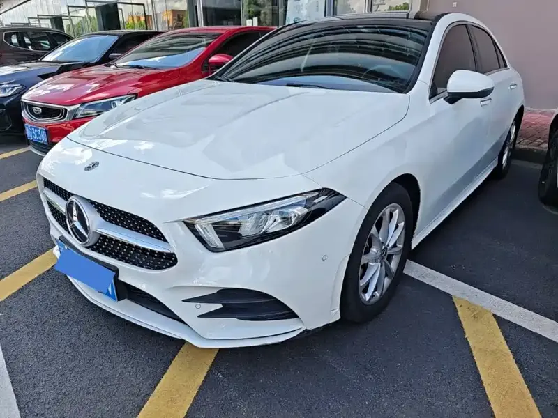 Mercedes-Benz A-Class, 2020 — фото 1