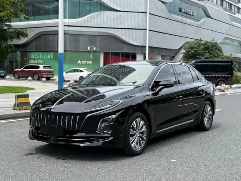 Hongqi E-QM5, 2025