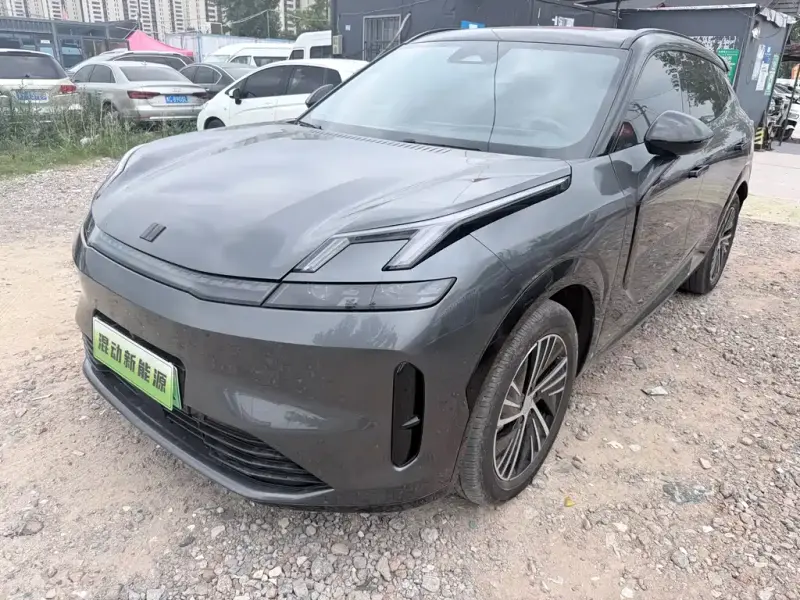 Lynk & Co 08 EM-P, 2025