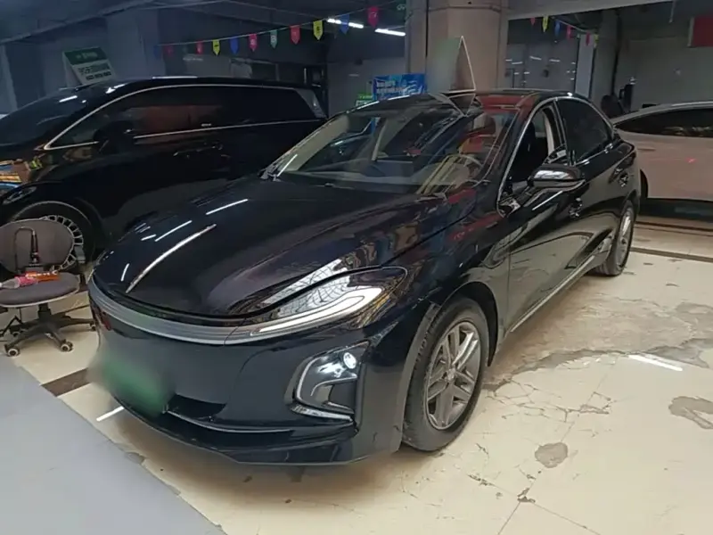 Hongqi E-QM5, 2025