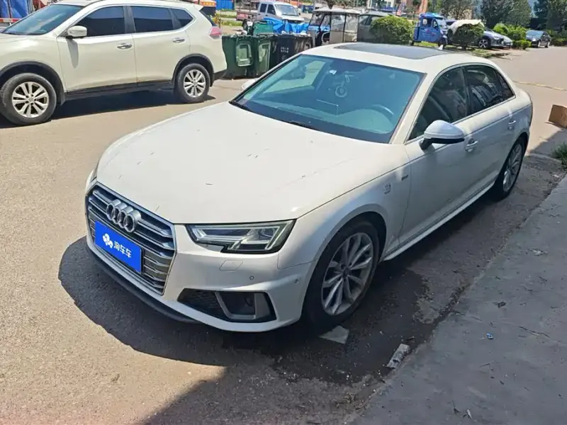 Audi A4L, 2019 — фото 1