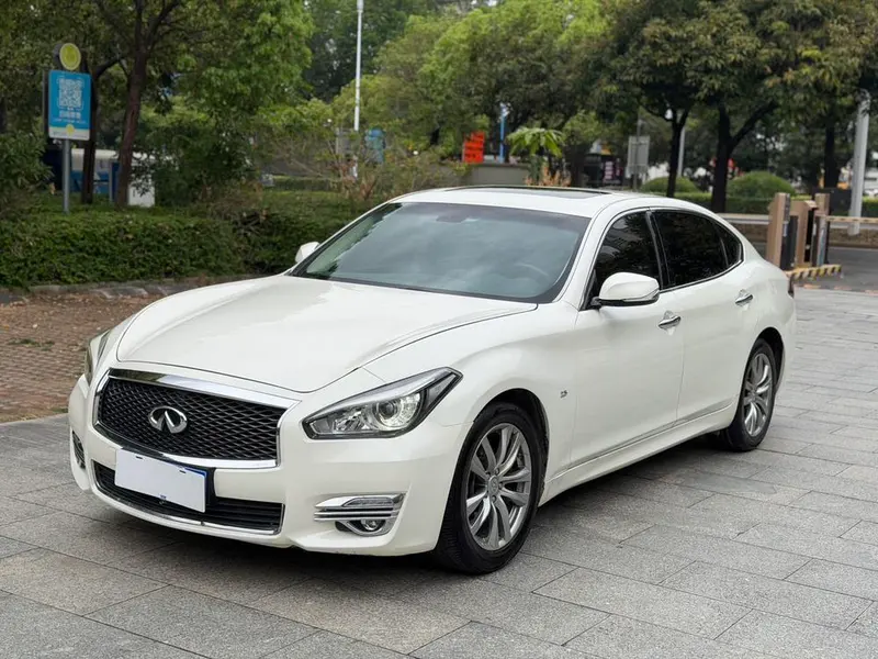 Infiniti Q70, 2017