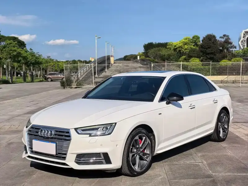 Audi A4L, 2018 — фото 1