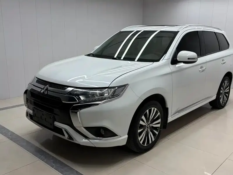 Mitsubishi Outlander, 2021