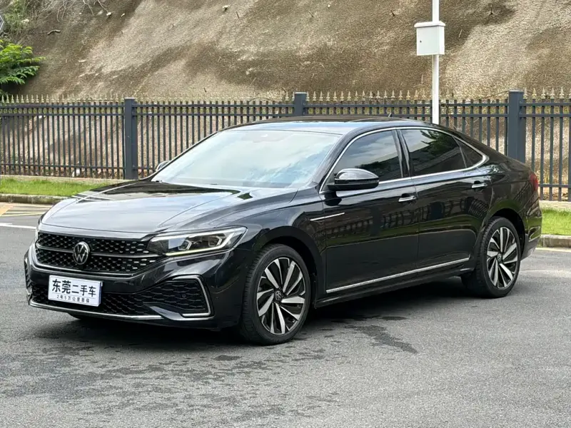 Volkswagen Passat, 2022