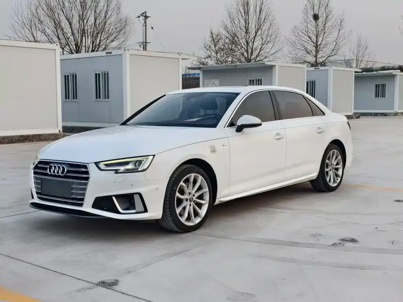 Audi A4L, 2019 — фото 1