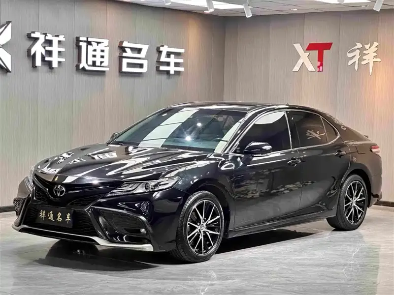 Toyota Camry, 2022 — фото 1