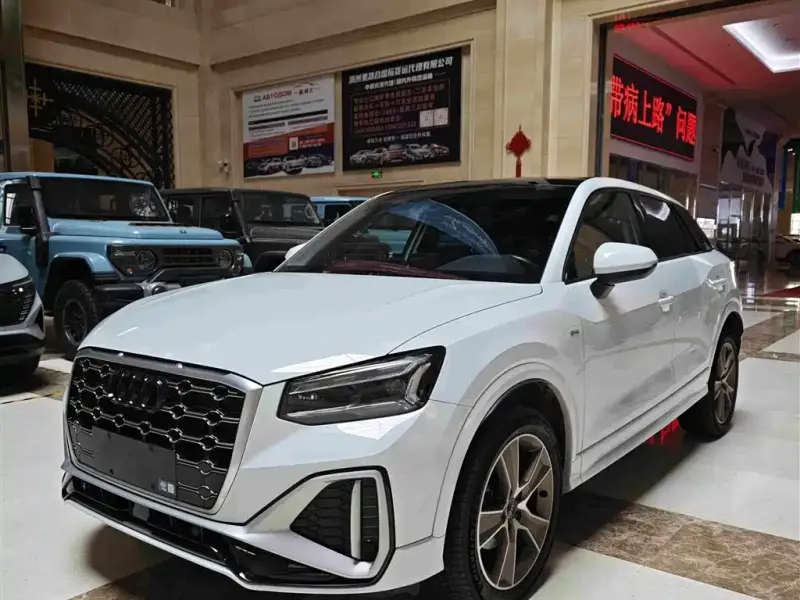 Audi Q2L, 2022