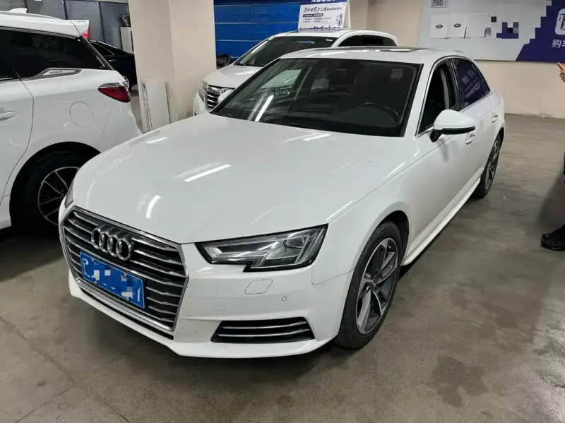 Audi A4L, 2018 — фото 1