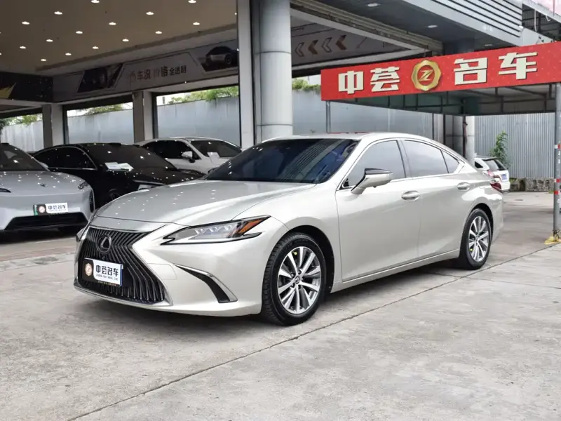 Lexus ES, 2019 — фото 1