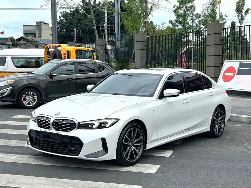 BMW 3 Series, 2024