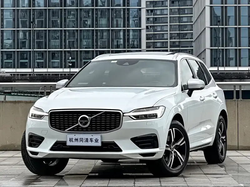 Volvo XC60, 2019 — фото 1