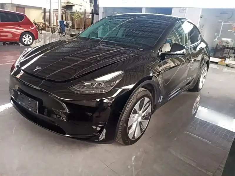 Tesla Model Y, 2023