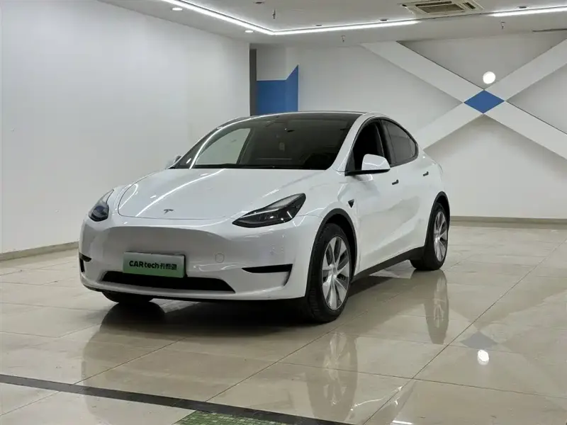 Tesla Model Y, 2022