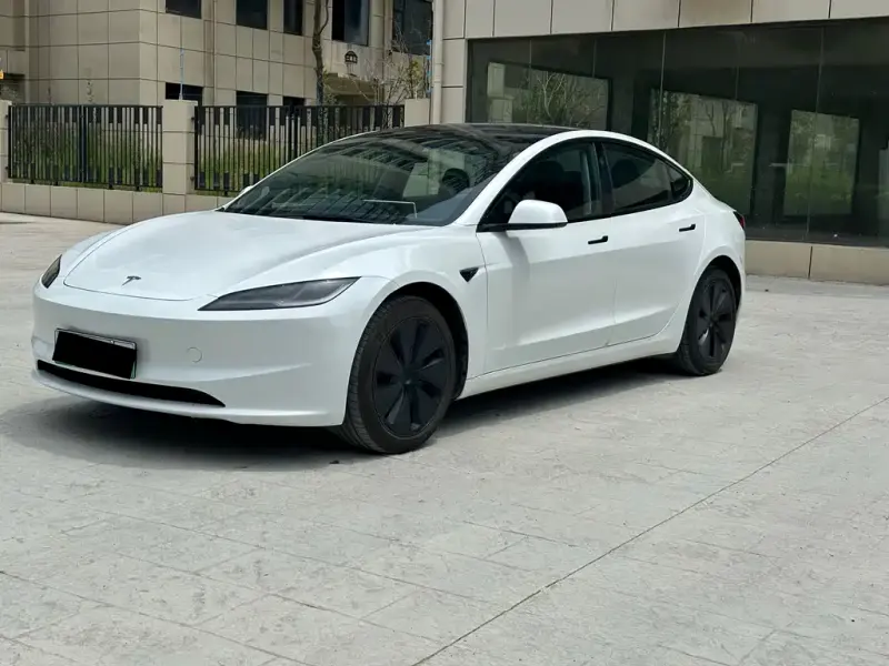 Tesla Model 3, 2025