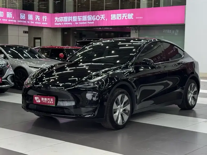 Tesla Model Y, 2023