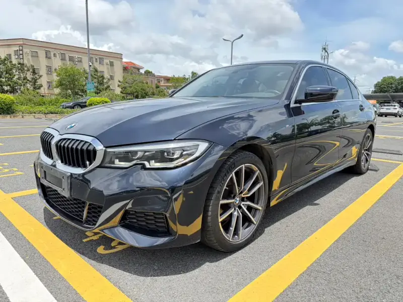 BMW 3 Series, 2022