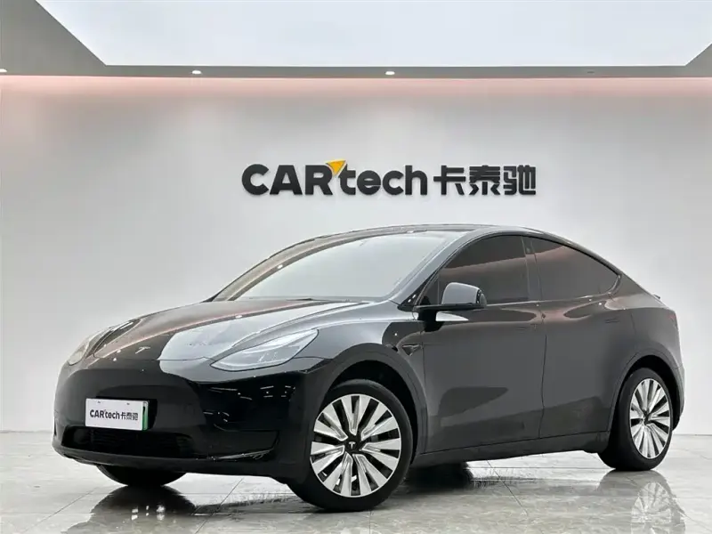 Tesla Model Y, 2024