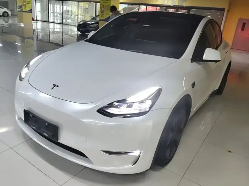 Tesla Model Y, 2022