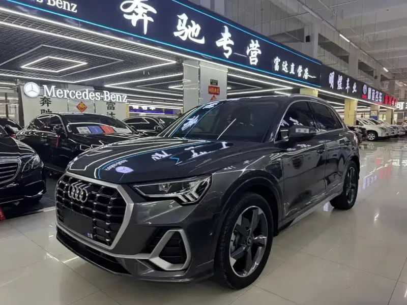 Audi Q3, 2022
