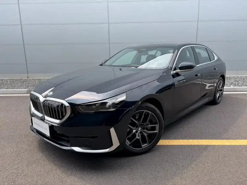 BMW 5 Series, 2025