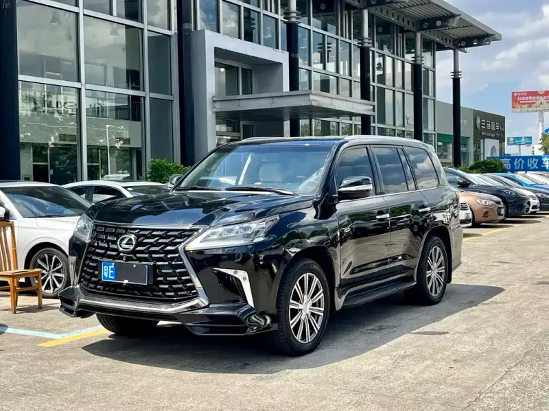 Lexus LX, 2011