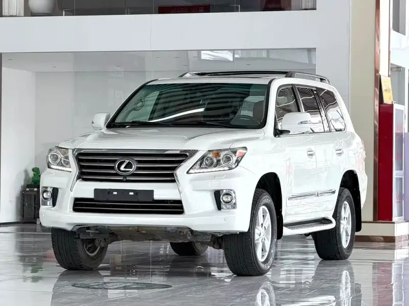Lexus LX, 2014