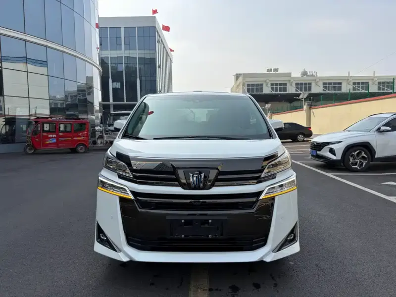 Toyota Vellfire, 2023