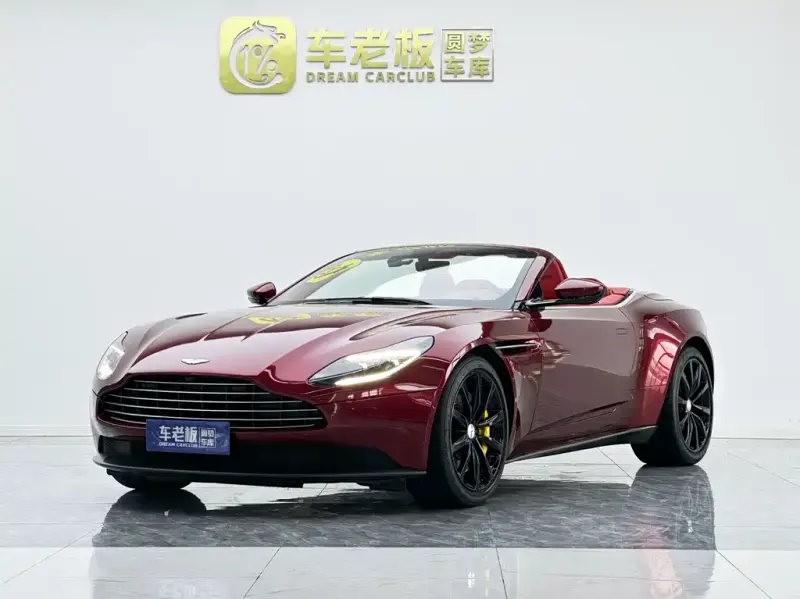 Aston Martin DB11, 2022
