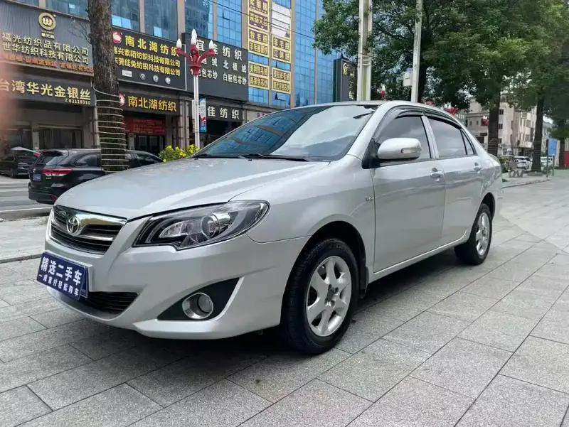 Toyota Corolla, 2015 — фото 1